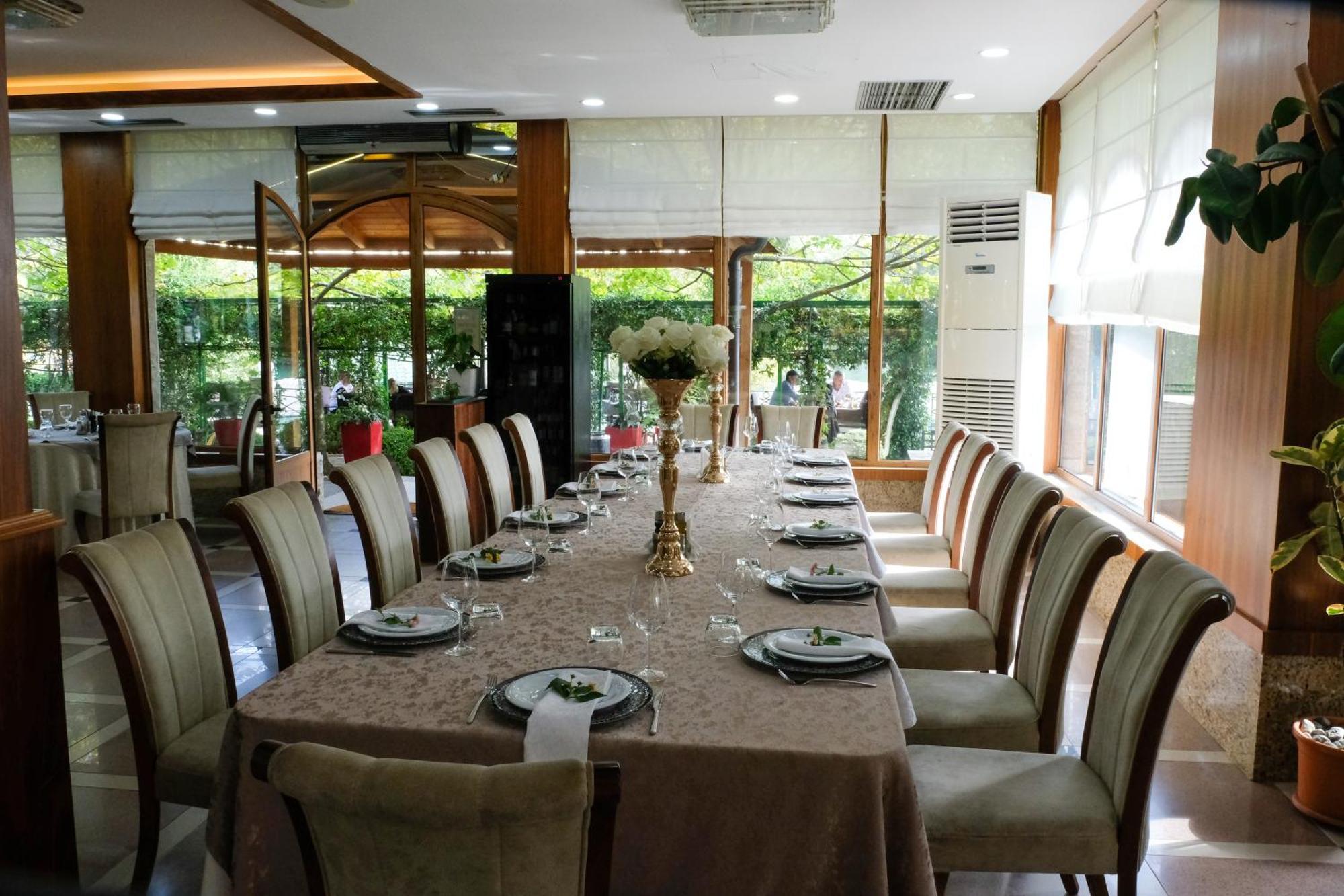 Buna Park Hotel Shkoder Luaran gambar