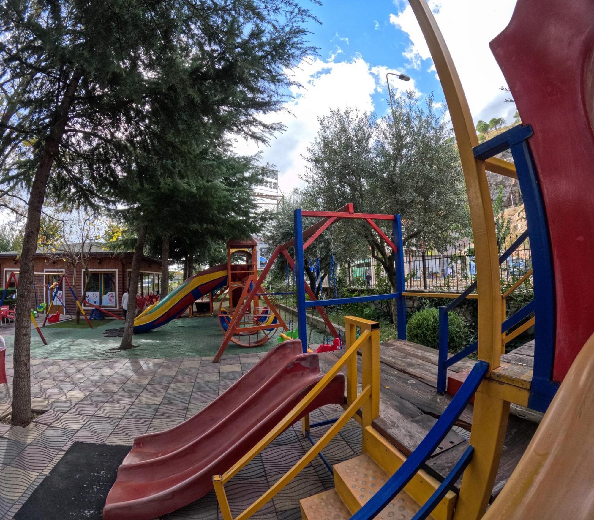 Buna Park Hotel Shkoder Luaran gambar