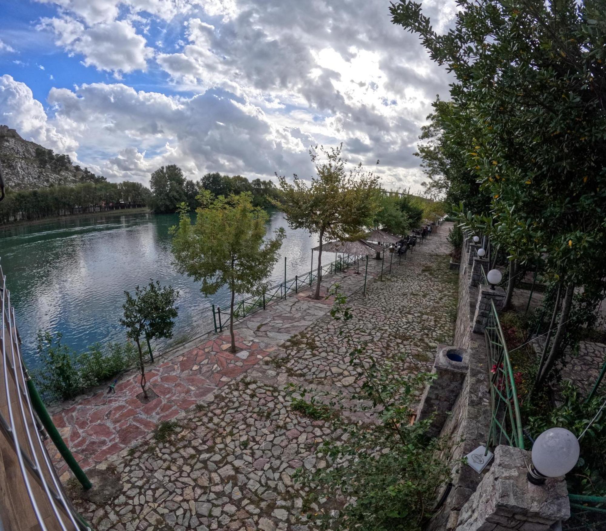 Buna Park Hotel Shkoder Luaran gambar