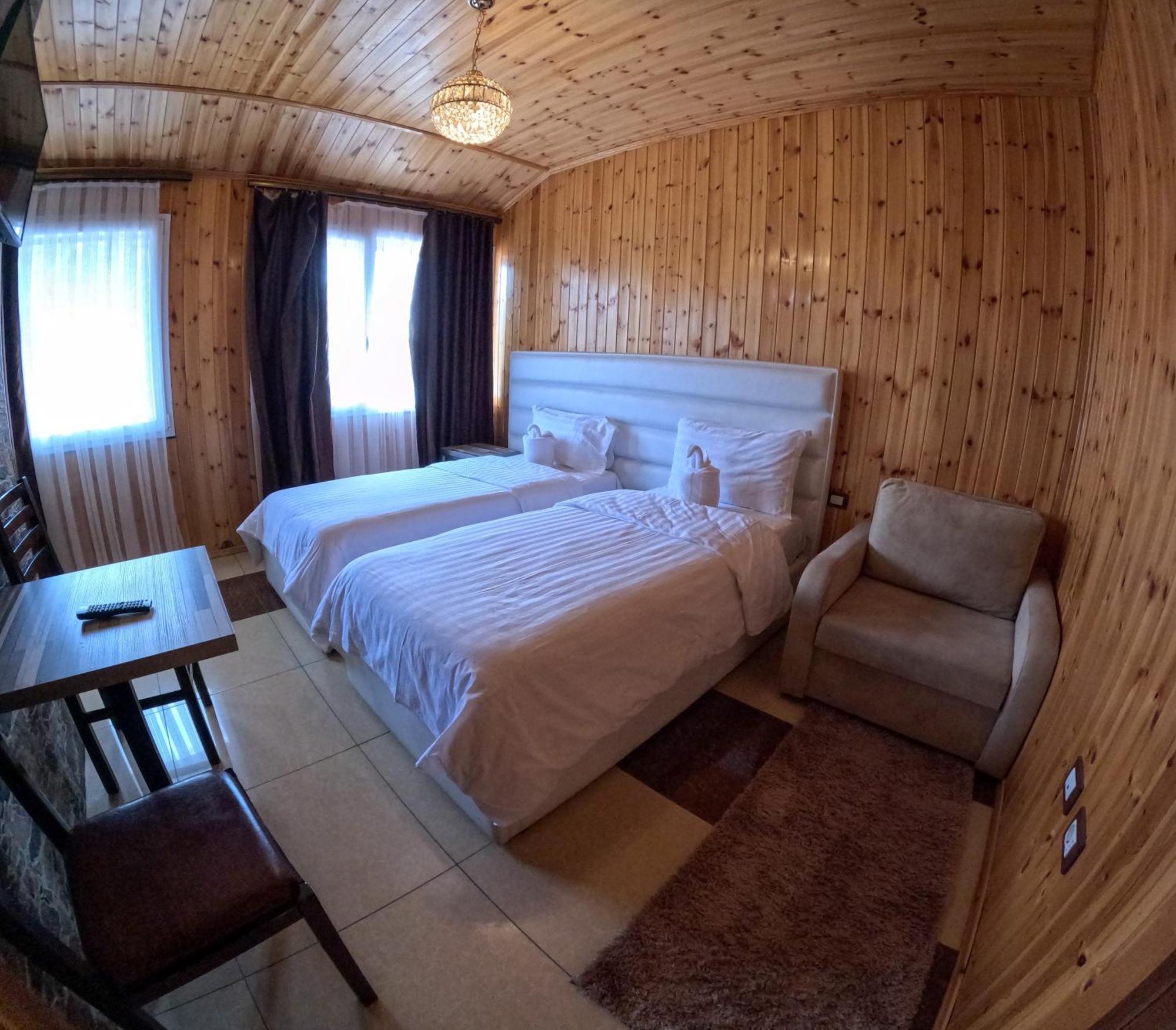 Buna Park Hotel Shkoder Luaran gambar