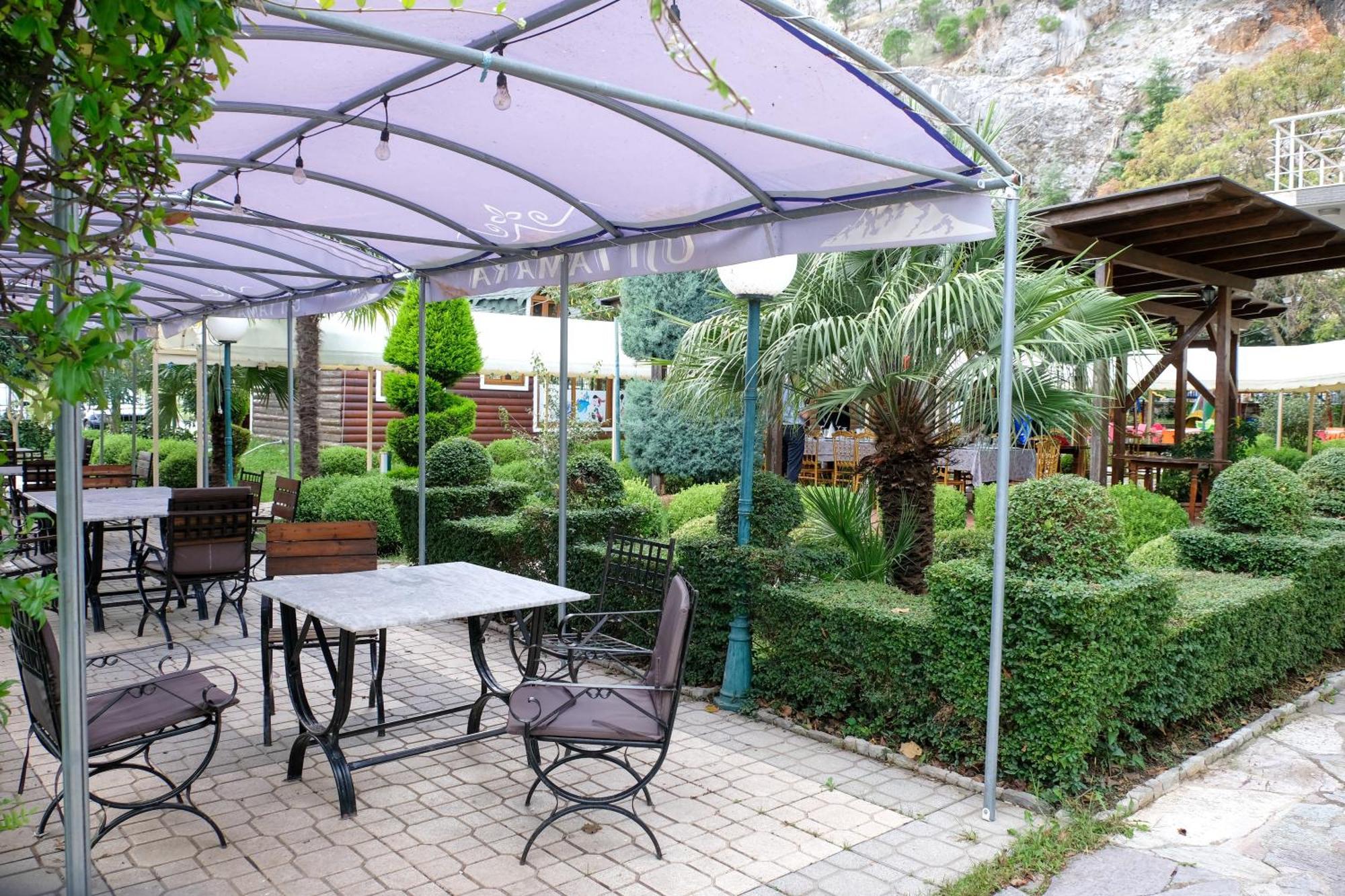 Buna Park Hotel Shkoder Luaran gambar