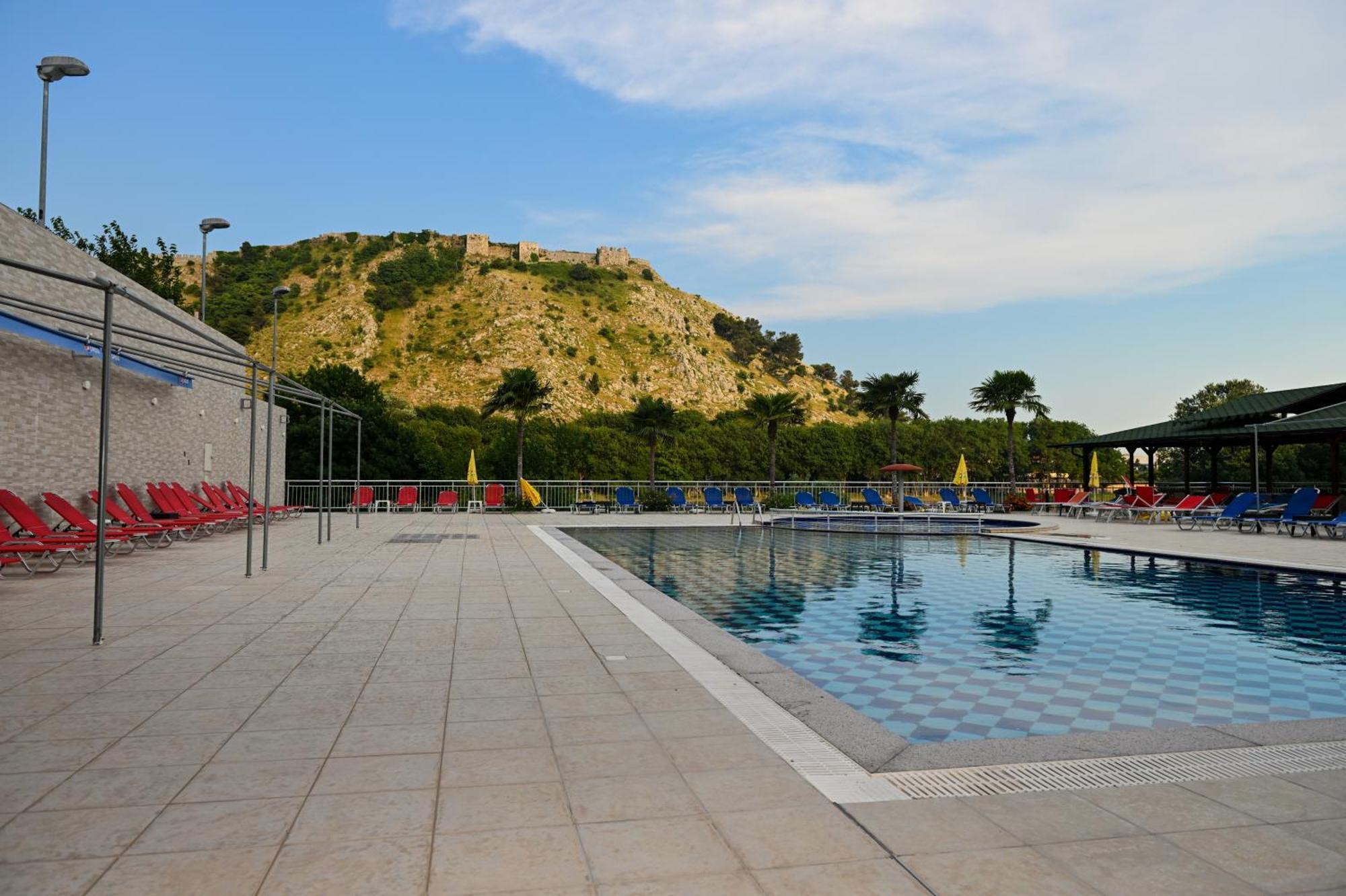 Buna Park Hotel Shkoder Luaran gambar