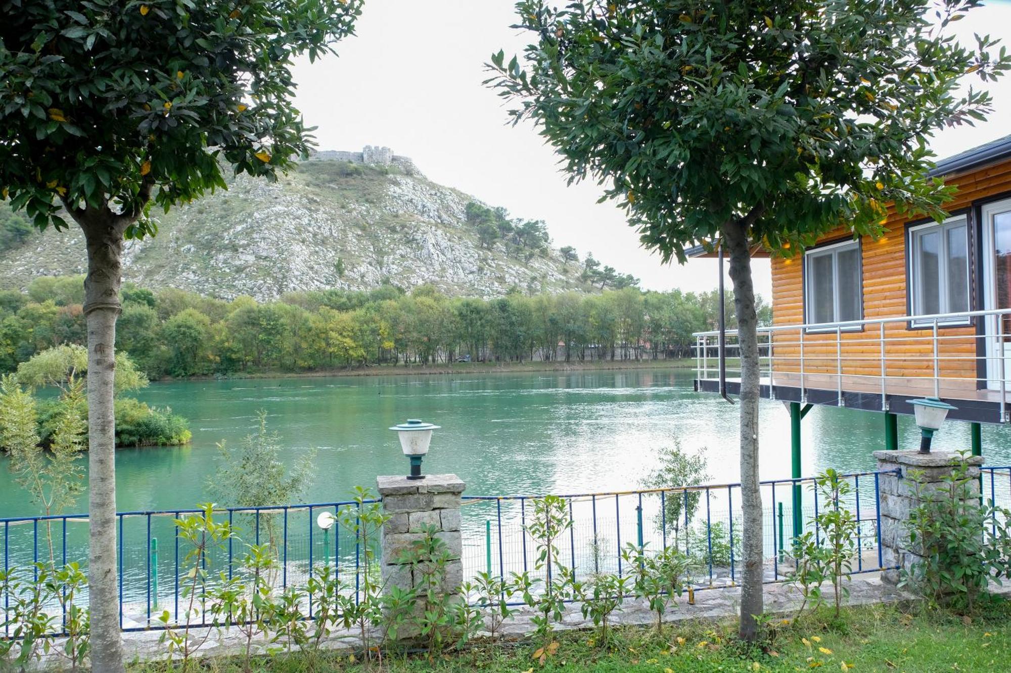 Buna Park Hotel Shkoder Luaran gambar