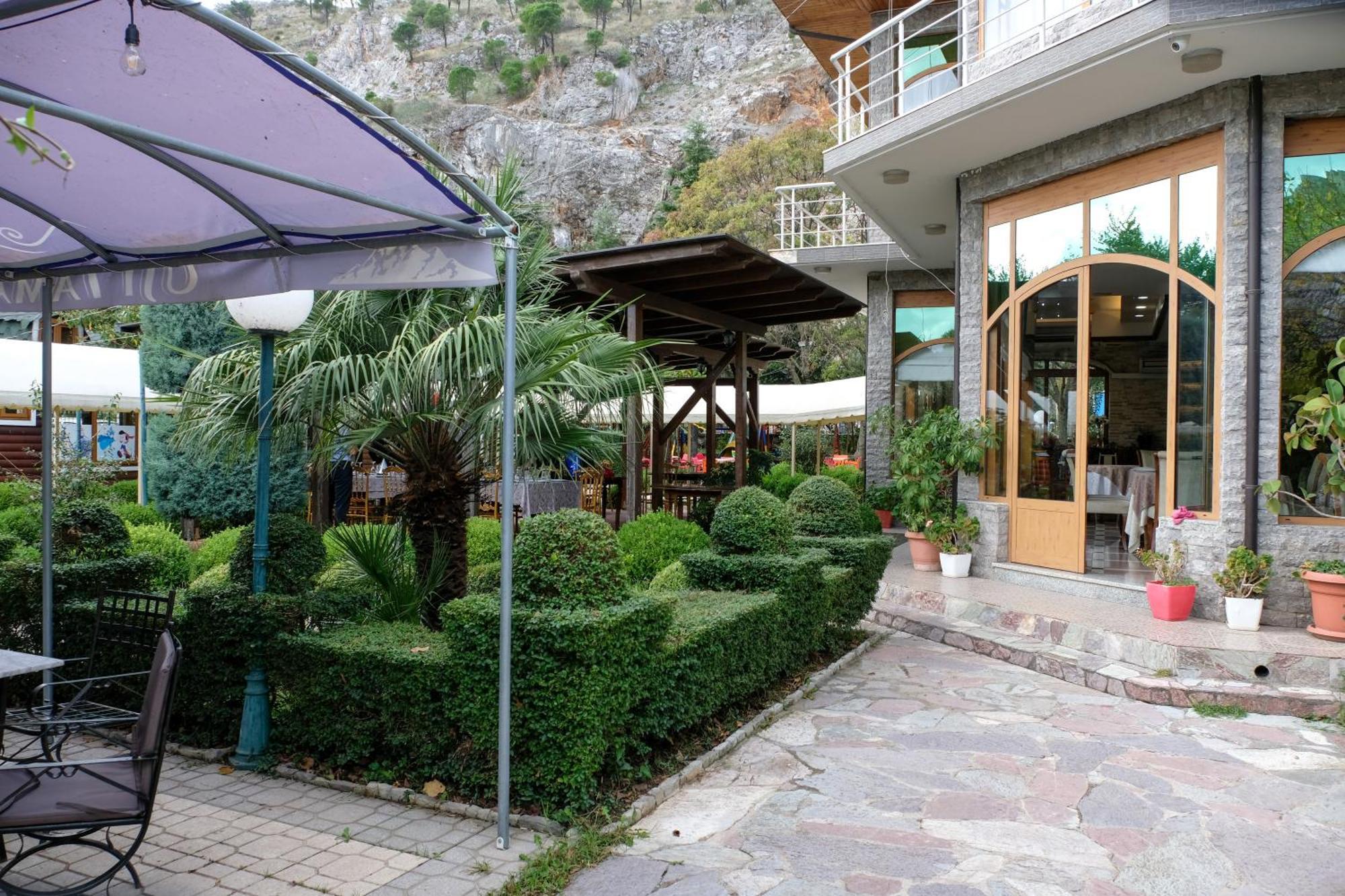 Buna Park Hotel Shkoder Luaran gambar