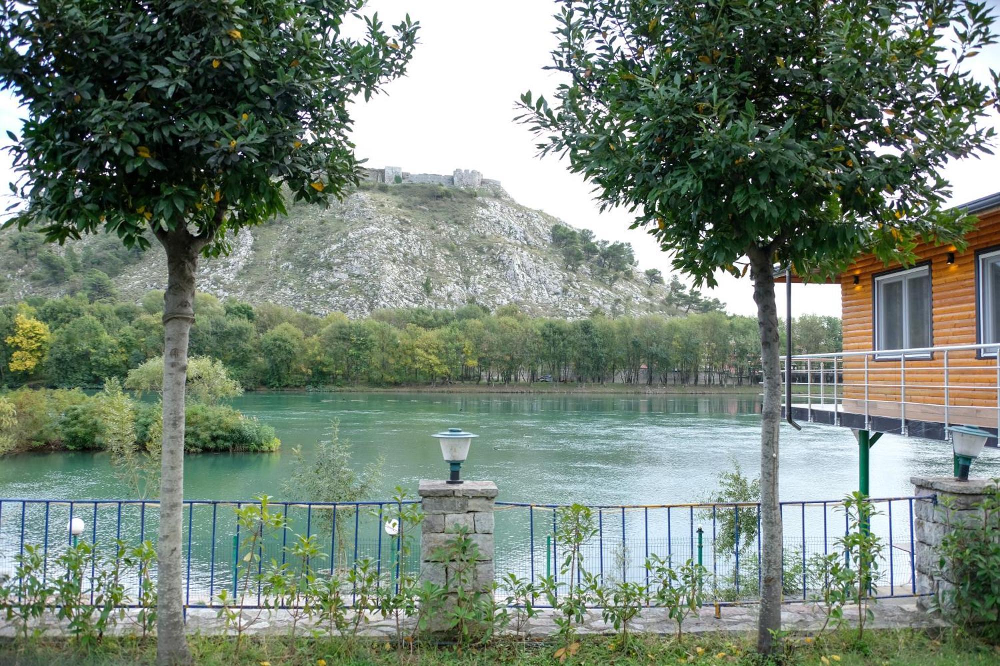 Buna Park Hotel Shkoder Luaran gambar