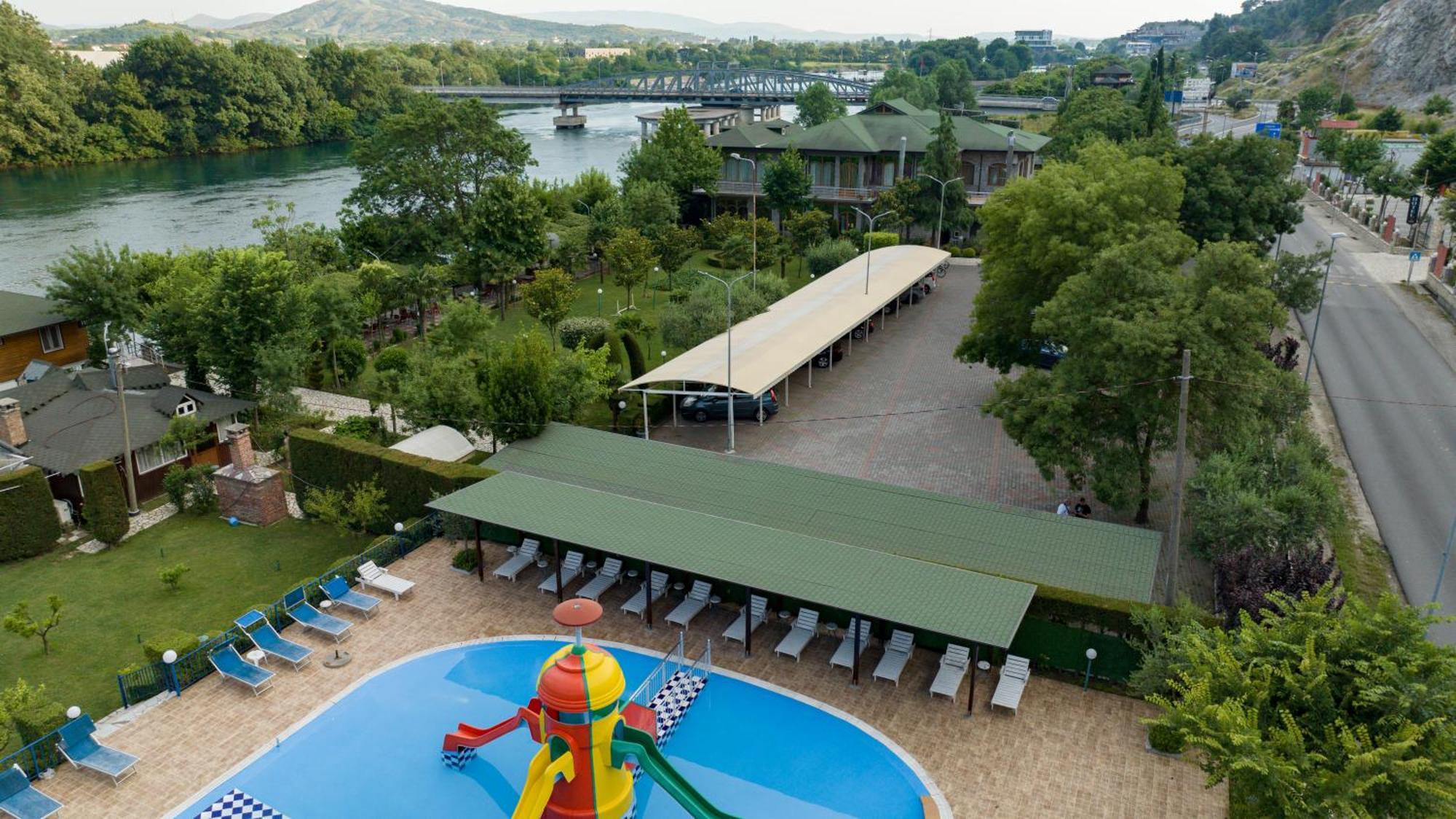 Buna Park Hotel Shkoder Luaran gambar