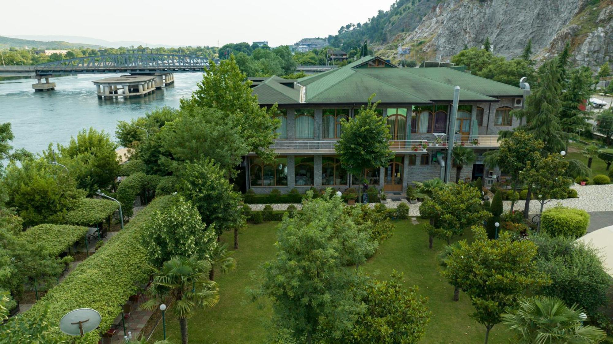 Buna Park Hotel Shkoder Luaran gambar