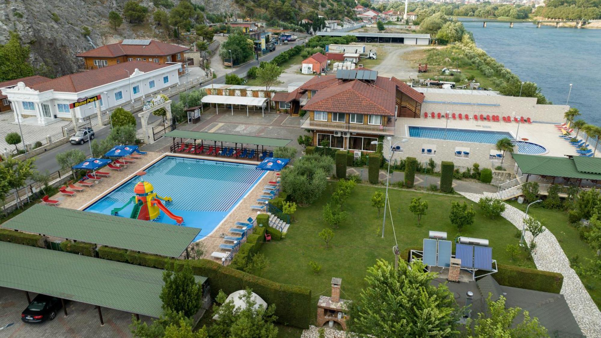 Buna Park Hotel Shkoder Luaran gambar