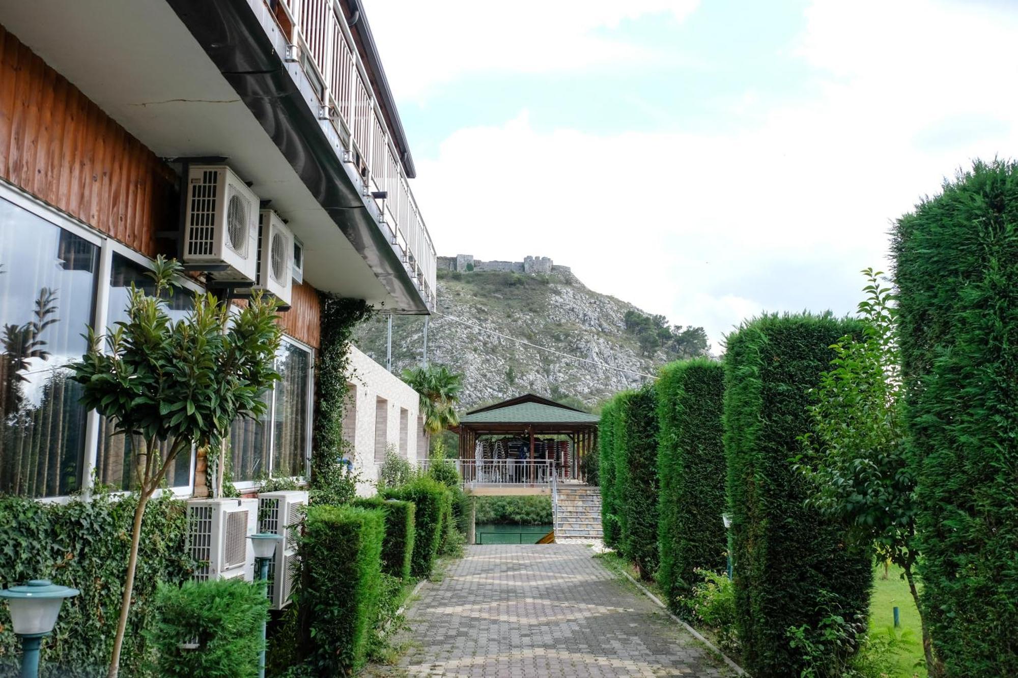 Buna Park Hotel Shkoder Luaran gambar