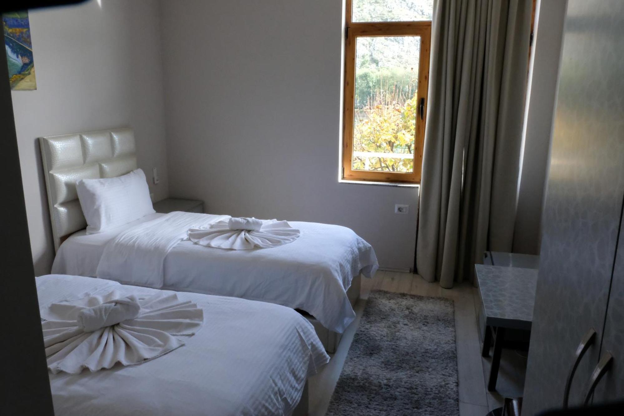 Buna Park Hotel Shkoder Luaran gambar