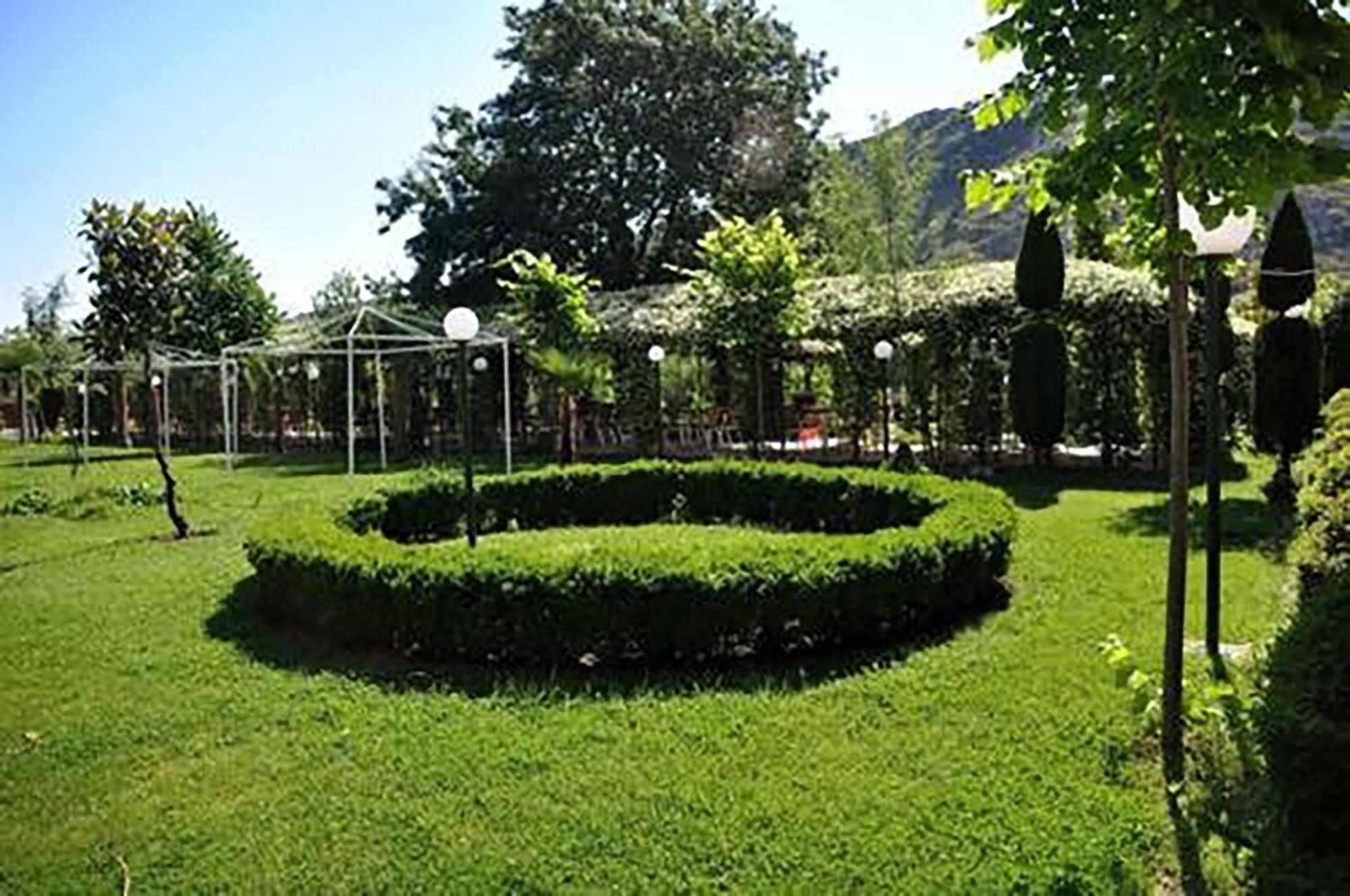 Buna Park Hotel Shkoder Luaran gambar